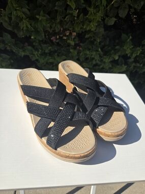 Bzees Reign Wedge Sandals Women's Size 10 Cork Platform Slip-On Comfort Shoes